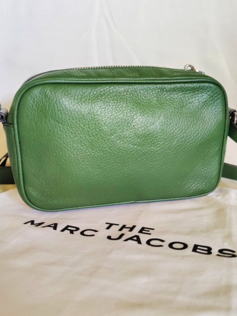 Marc Jacobs Zoom Leather Camera Crossbody Bag with Tassel in Evergreen, NWOT - Picture 11 of 13